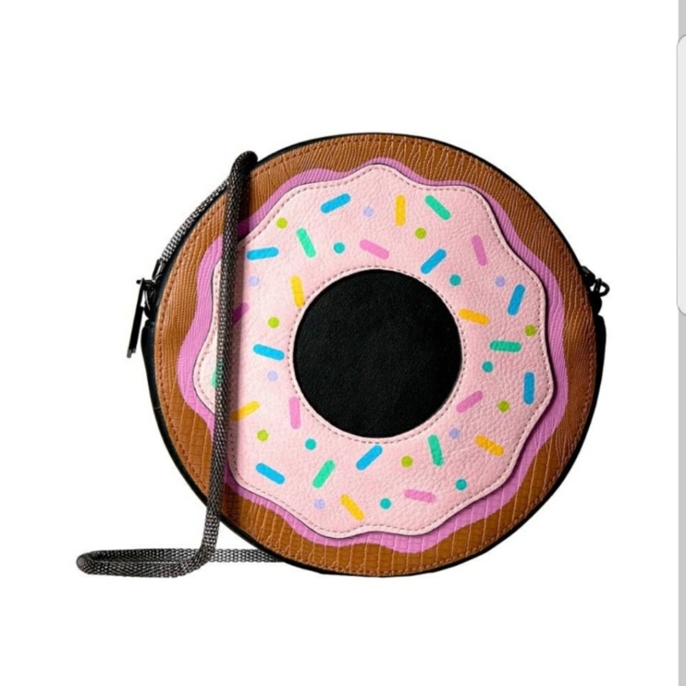 NWT “Donut Go There” donut shapes Purse 🍩